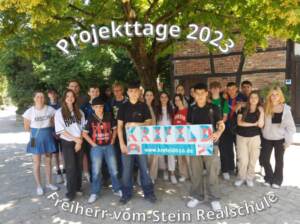 Gruppenbild 8bProjekttage Freiherr-vom-Stein Realschuld