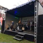 Bühne auf dem Kirschblütenfest - Band