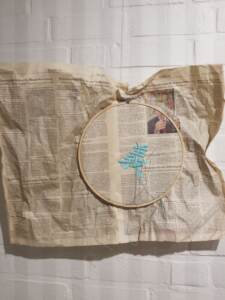 Ausstellung Fiber Art: Bestickte Zeitung