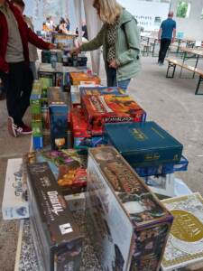 Spieleflohmarkttisch