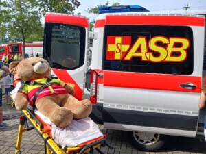 ASB Arbeiter Samariter Bund mit Patient